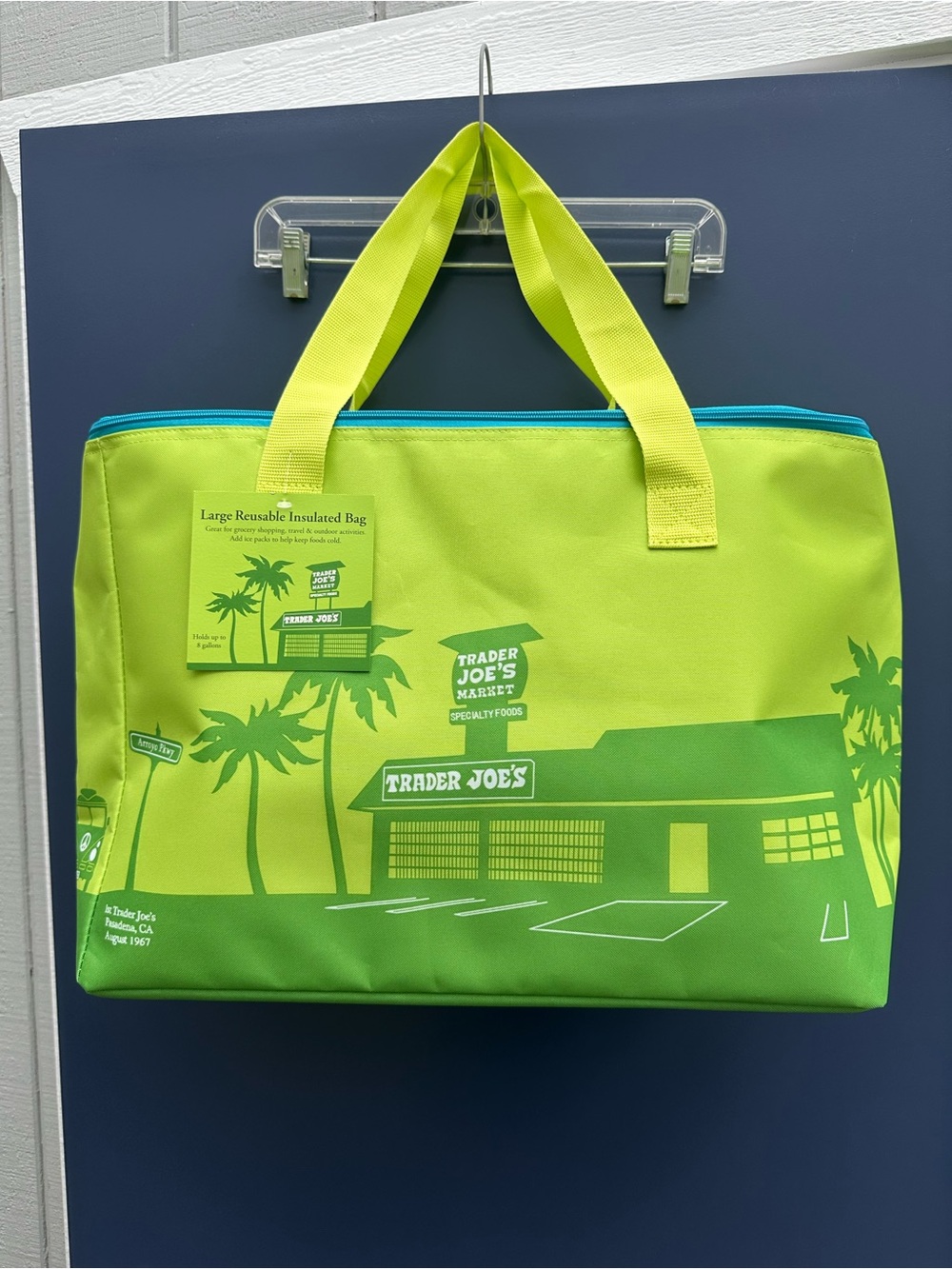 NEW limited edition large, bright green, Reusable Insulated Bag-Trader Joe's NWT